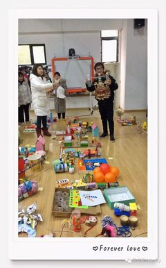 奇思妙想大創(chuàng)作——德美幼兒園親子自制玩教具評比探析與玩具教學用具銷售前景